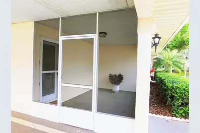 2006 Hampstead Circle #N/A, Sun City Center, FL 33573 - Photo 3