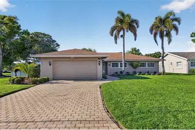 1501 N Dakota Avenue NE, Saint Petersburg, FL 33703 - Photo 3