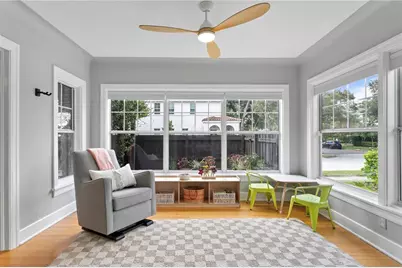 1101 11th Street N, Saint Petersburg, FL 33705 - Photo 9