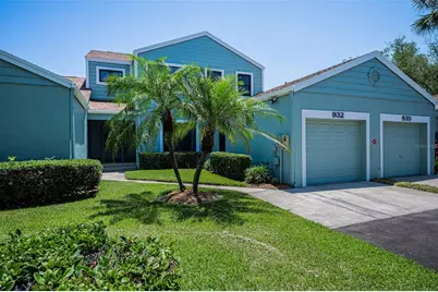 932 Myakka Court NE, Saint Petersburg, FL 33702 - Photo 3