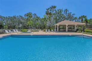 932 Myakka Ct NE, Saint Petersburg, FL 33702 - Photo 41