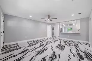 134 Emerald Ln, Largo, FL 33771 - Photo 5