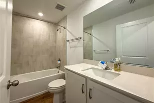 3010 NE 6th Pl, Cape Coral, FL 33909 - Photo 15