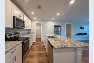 3010 NE 6th Place, Cape Coral, FL 33909 - Photo 3