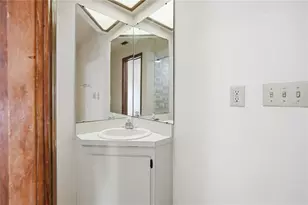 4515 Southampton Ct, Tampa, FL 33618 - Photo 9