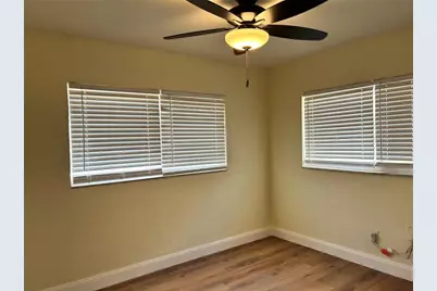 827 40th Street S, Saint Petersburg, FL 33711 - Photo 11