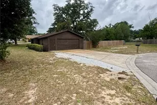 610 King Henry Ct, Seffner, FL 33584 - Photo 1