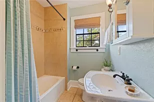 210 22nd Ave NE, Saint Petersburg, FL 33704 - Photo 17