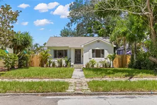 1211 16th Ave N, Saint Petersburg, FL 33704 - Photo 1