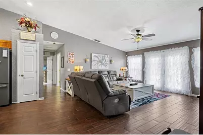 423 Majestic Gardens Blvd, Winter Haven, FL 33880 - Photo 5