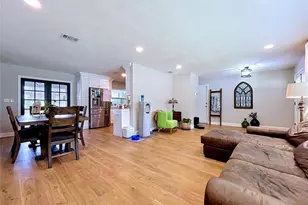 2210 Arbor Oaks Dr, Valrico, FL 33594 - Photo 11