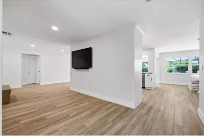 8008 13th Avenue S, Saint Petersburg, FL 33707 - Photo 29