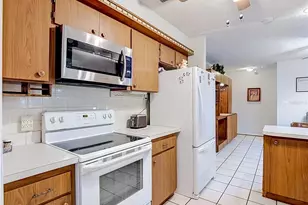 2201 Ladywood Ct, Brandon, FL 33511 - Photo 11