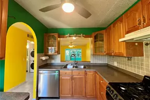 2971 Mission Dr E, Clearwater, FL 33759 - Photo 3