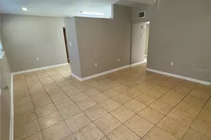2016 E Crenshaw St, Tampa, FL 33610 - Photo 5