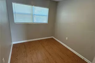2016 E Crenshaw St, Tampa, FL 33610 - Photo 15
