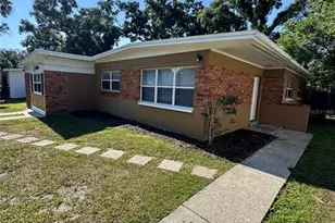 2016 E Crenshaw St, Tampa, FL 33610 - Photo 3