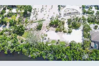 7825 Sanderling Road, Sarasota, FL 34242 - Photo 5