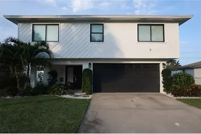 5945 Venetian Boulevard NE, Saint Petersburg, FL 33703 - Photo 1