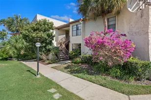 2571 Cyprus Dr, Palm Harbor, FL 34684 - Photo 1