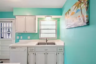 1115 Rue Des Chateaux, South Pasadena, FL 33707 - Photo 9
