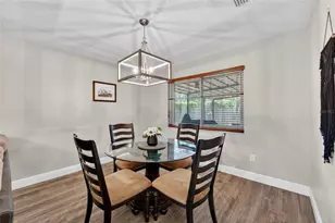 2711 Bellwood Dr, Brandon, FL 33511 - Photo 9