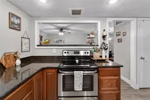2711 Bellwood Dr, Brandon, FL 33511 - Photo 15