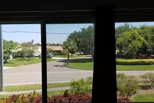 4570 Overlook Dr NE, Saint Petersburg, FL 33703 - Photo 5