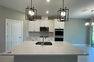 34286 Evergreen Hill Ct, Wesley Chapel, FL 33545 - Photo 7