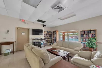 6915 Versailles N, Pinellas Park, FL 33781 - Photo 37