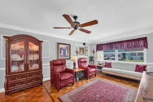 6915 Versailles N, Pinellas Park, FL 33781 - Photo 5