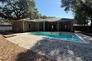 2212 Misty Ridge Ln, Valrico, FL 33594 - Photo 17