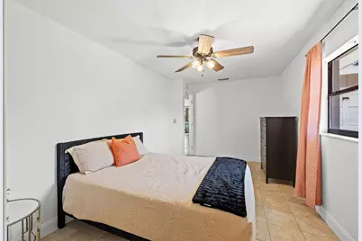 6802 Cresthill Court, Tampa, FL 33615 - Photo 15