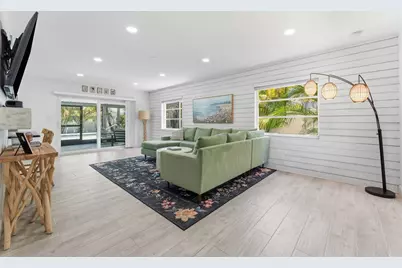 2701 67th Way N, Saint Petersburg, FL 33710 - Photo 3