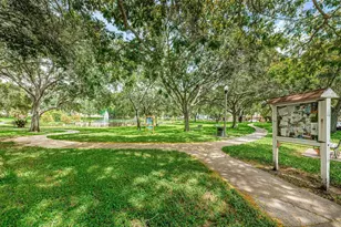 547 15th St N, Saint Petersburg, FL 33705 - Photo 39