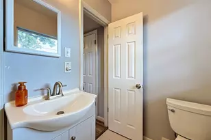 3260 56th St N, Saint Petersburg, FL 33710 - Photo 21