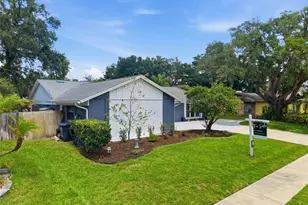 4221 Water Oaks Ln, Tampa, FL 33618 - Photo 3