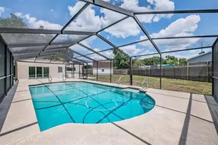 712 Camellia Ct, Seffner, FL 33584 - Photo 3