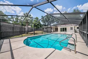 712 Camellia Ct, Seffner, FL 33584 - Photo 29