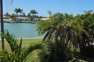 511 Plaza Seville Ct, Treasure Island, FL 33706 - Photo 5