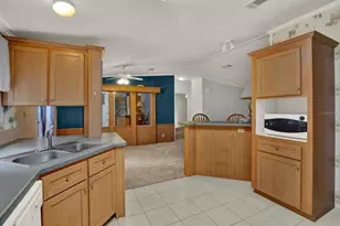 3804 Pinto Ln, Zephyrhills, FL 33541 - Photo 9