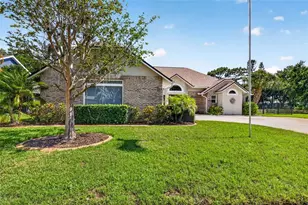 6282 Bonaventure Ct, Sarasota, FL 34243 - Photo 3