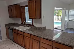 11122 Hannaway Dr, Riverview, FL 33578 - Photo 9