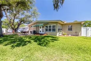 2532 Lake Ellen Ln, Tampa, FL 33618 - Photo 9