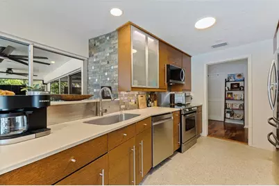 747 Sabal Court S, Saint Petersburg, FL 33705 - Photo 7