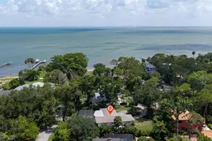 747 Sabal Ct S, Saint Petersburg, FL 33705 - Photo 5