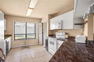 647 Bonnie Blvd, Palm Harbor, FL 34684 - Photo 11