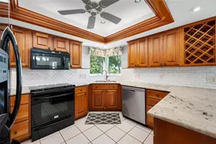 11 Country Club Dr, Largo, FL 33771 - Photo 21