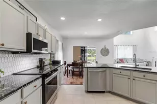 18147 Canal Pointe St, Tampa, FL 33647 - Photo 11