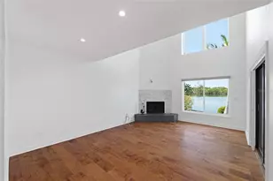 1070 Sanabel Ct NE, Saint Petersburg, FL 33702 - Photo 5